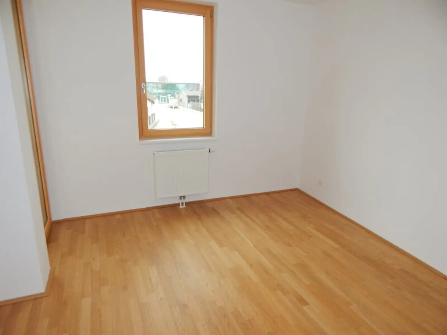 "PROVISIONSFREI" Helle und ruhige Terrassenwohnung mit Tiefgaragenplatz