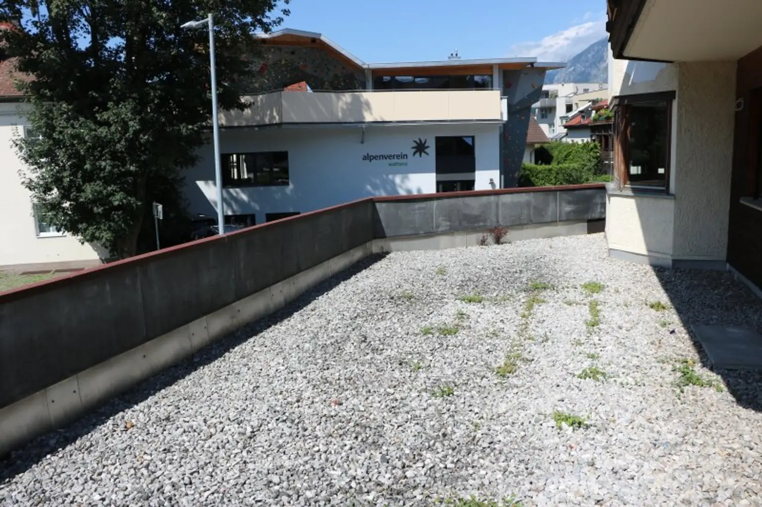 Immobilienpaket: Ausbaubare Erdgeschossfläche (6 WH) und weitere 3 WH in Wohnanlage in Wattens