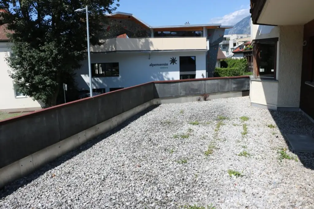 Immobilienpaket: Ausbaubare Erdgeschossfläche (6 WH) und weitere 3 WH in Wohnanlage in Wattens