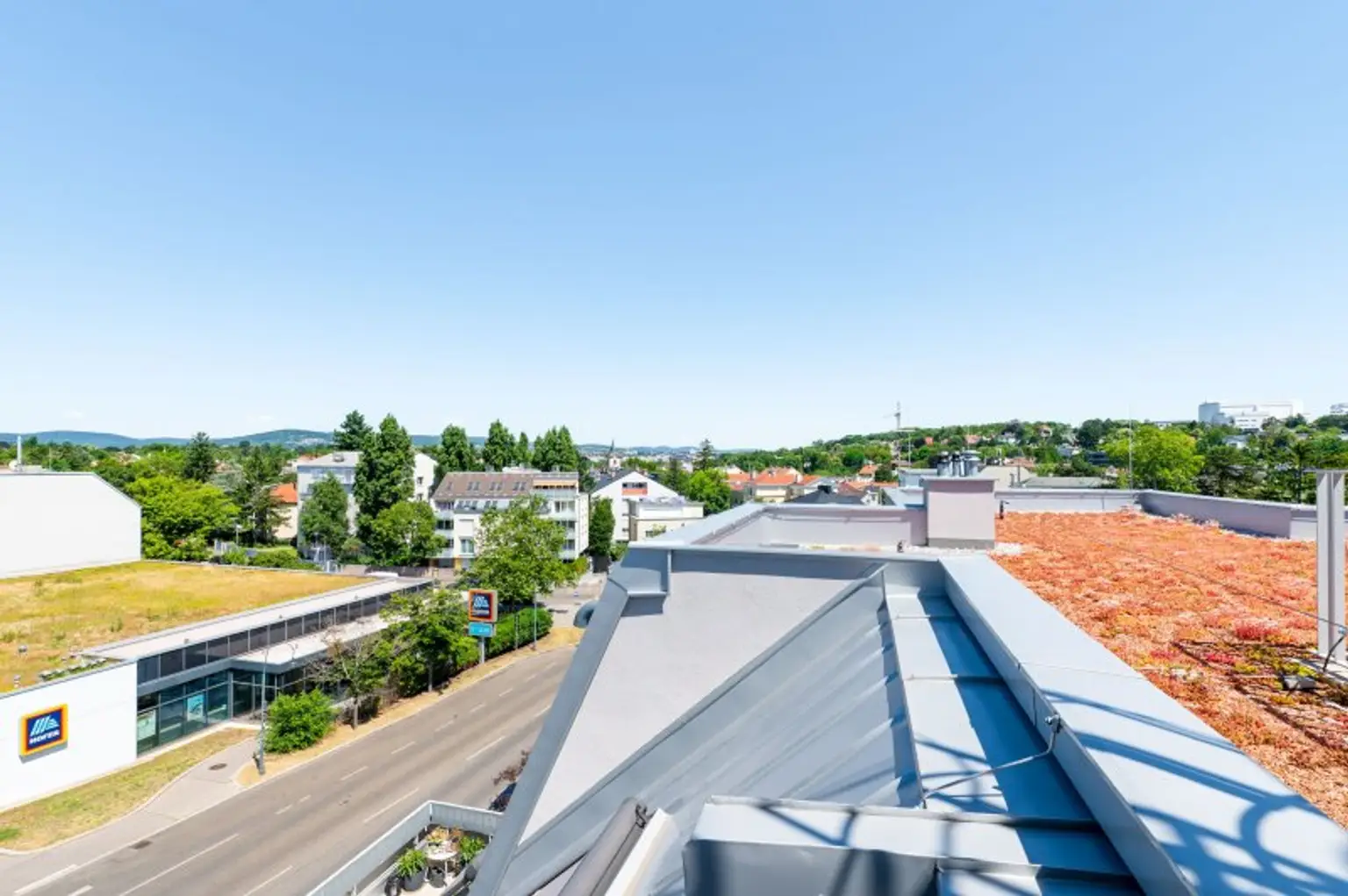 Erstbezug ab Oktober! Grandiose 4-Zimmer-Terrassenwohnung inkl. Parkplatz in Hietzing zu vermieten!