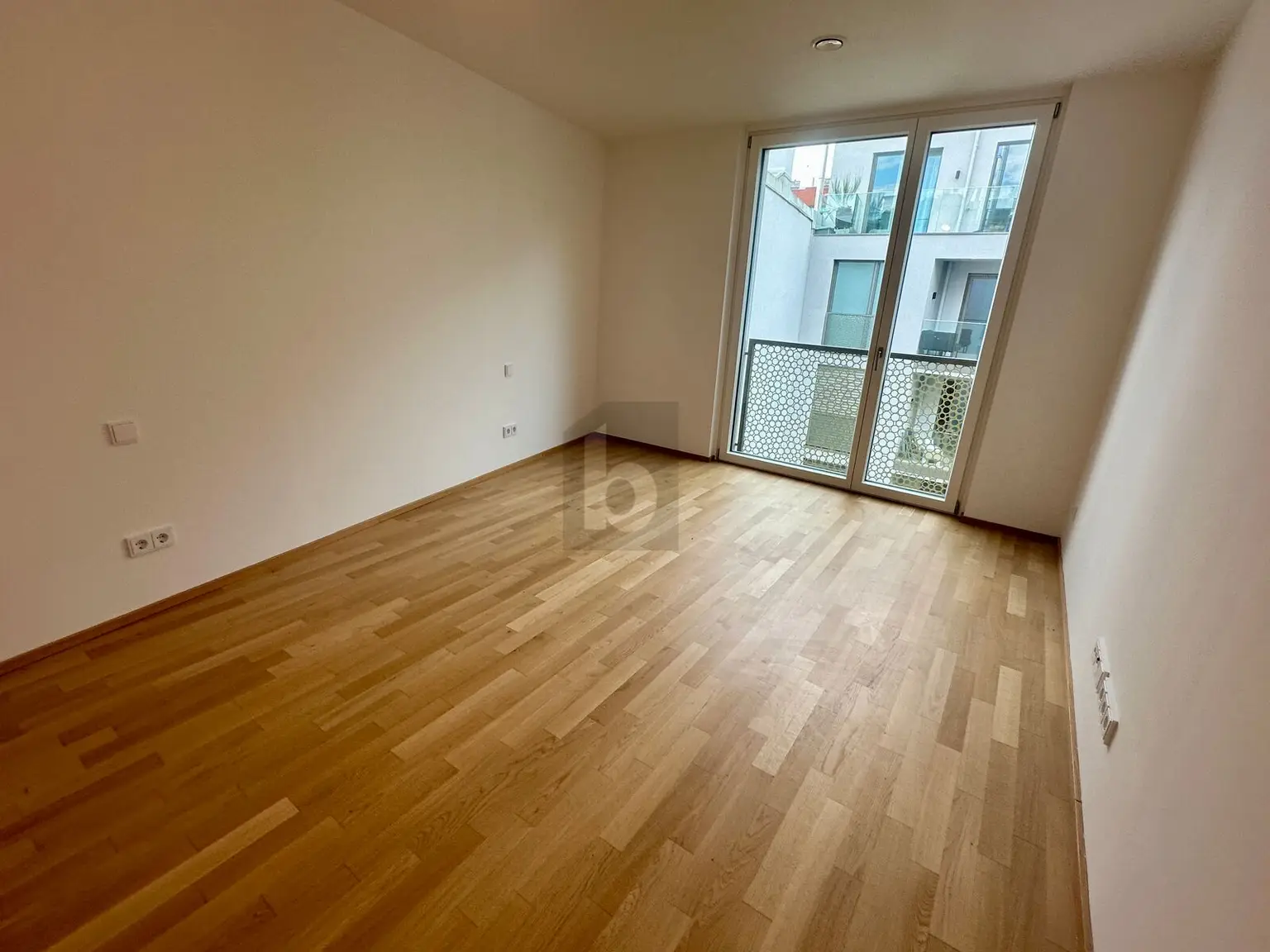 MODERNER WOHNTRAUM MIT LOGGIA