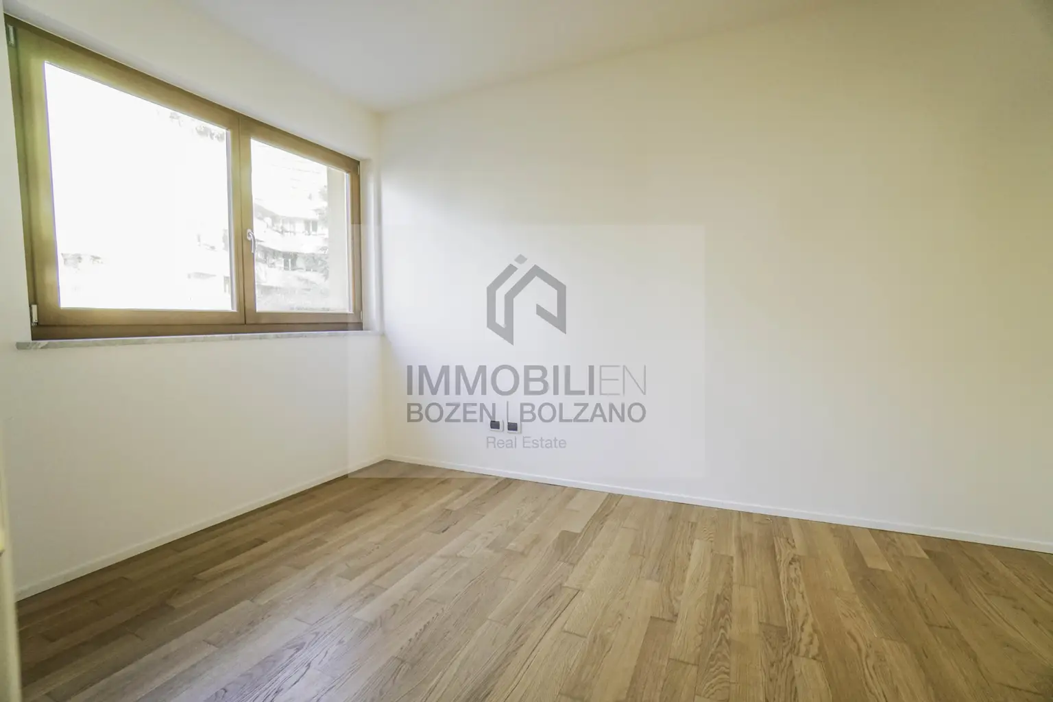 Neue 4-Zimmerwohnung in Zentrum zu verkaufen