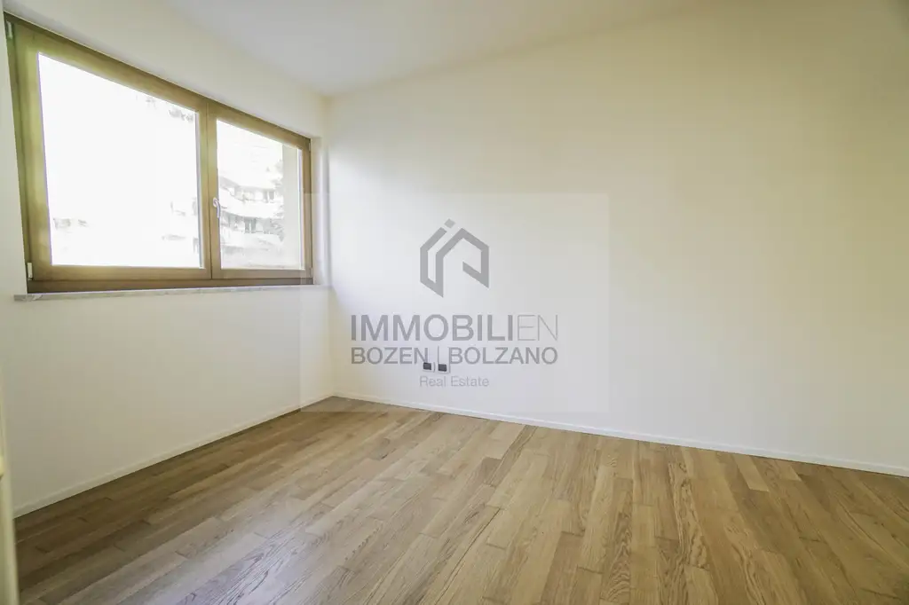 Neue 4-Zimmerwohnung in Zentrum zu verkaufen