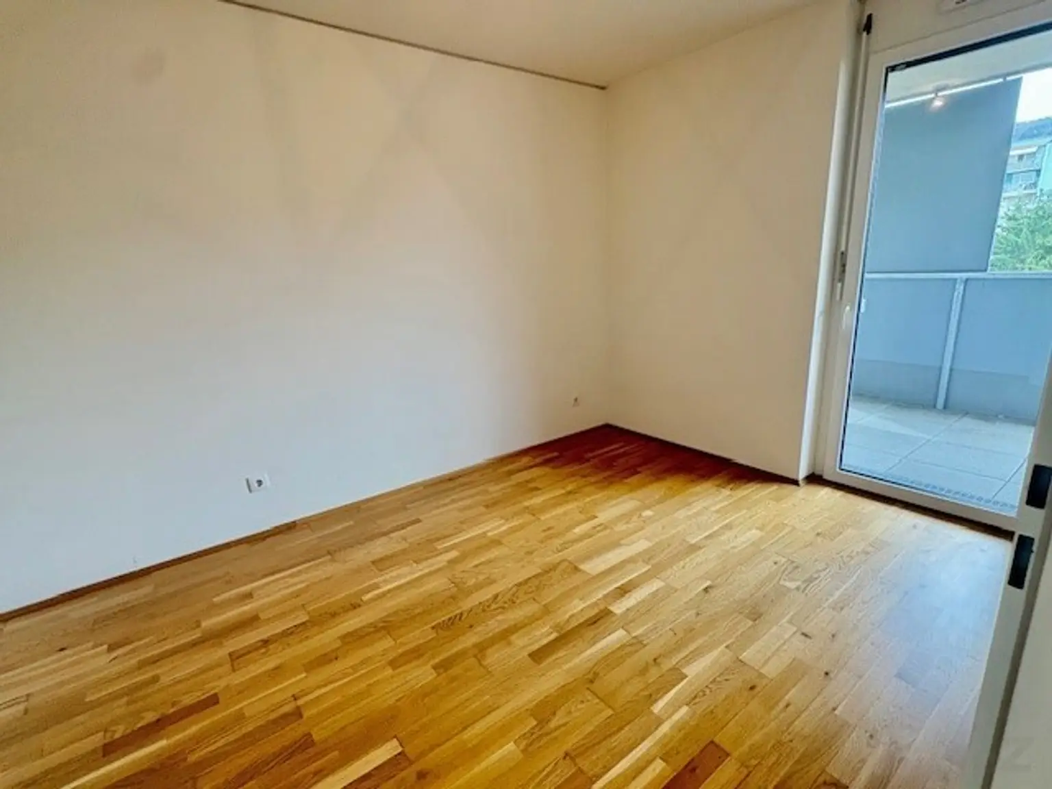 extra Schlafzimmer mit 2. Ausgang auf die Terrasse