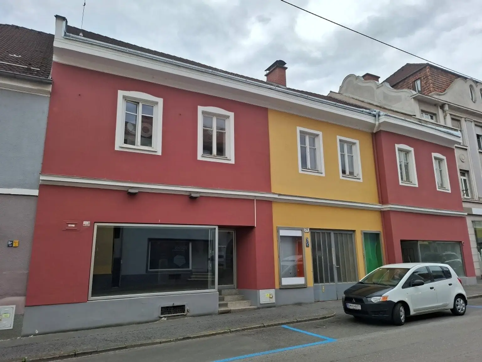 Renovierungsbedürftige 2-Zimmer-Wohnung mit Küchenblock im 1. Obergeschoß im Zentrum von Bruck/Mur zu kaufen !