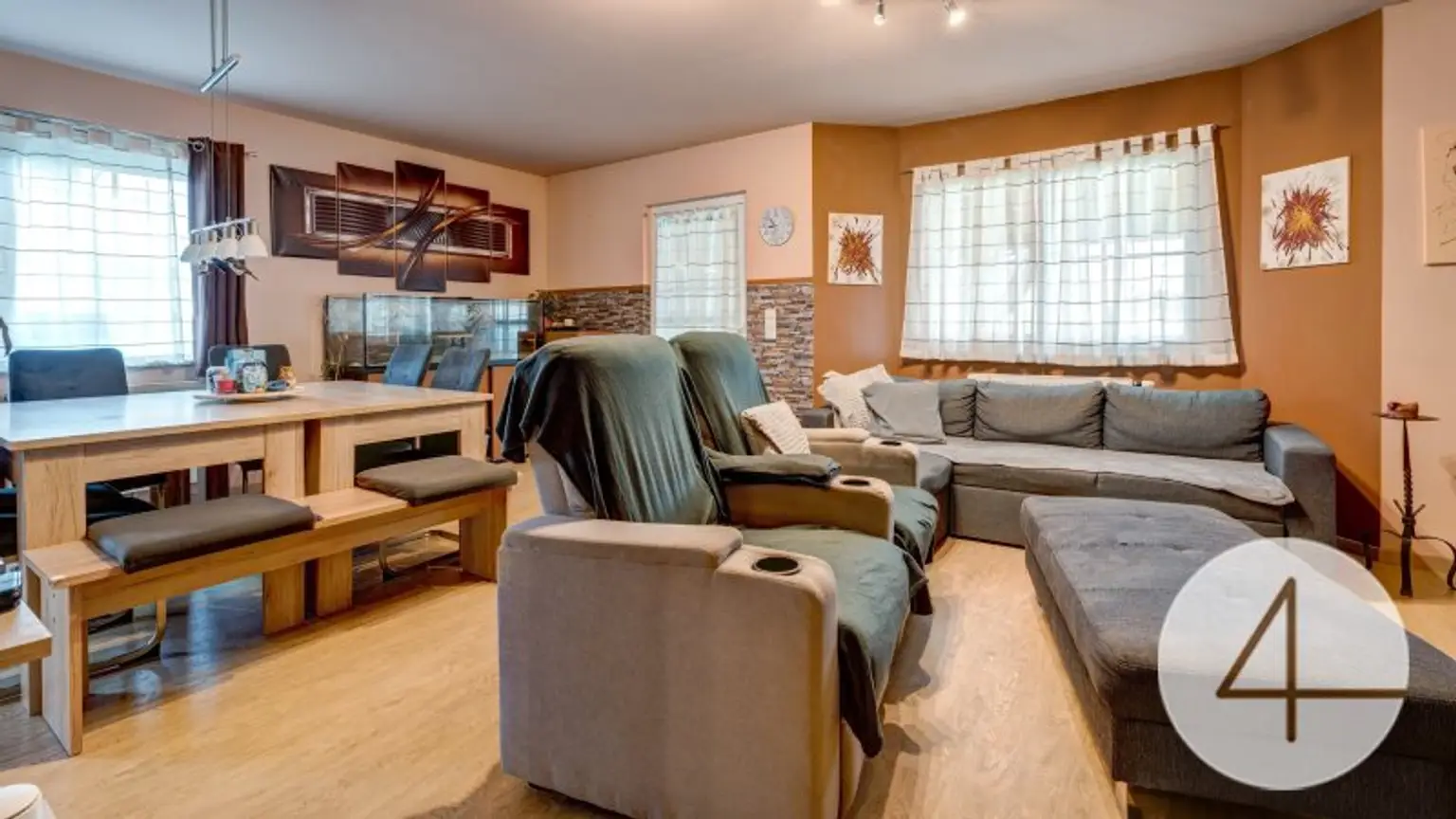 Ihr neues Zuhause: Stilvolles Einfamilienhaus mit Pool in ruhiger Lage