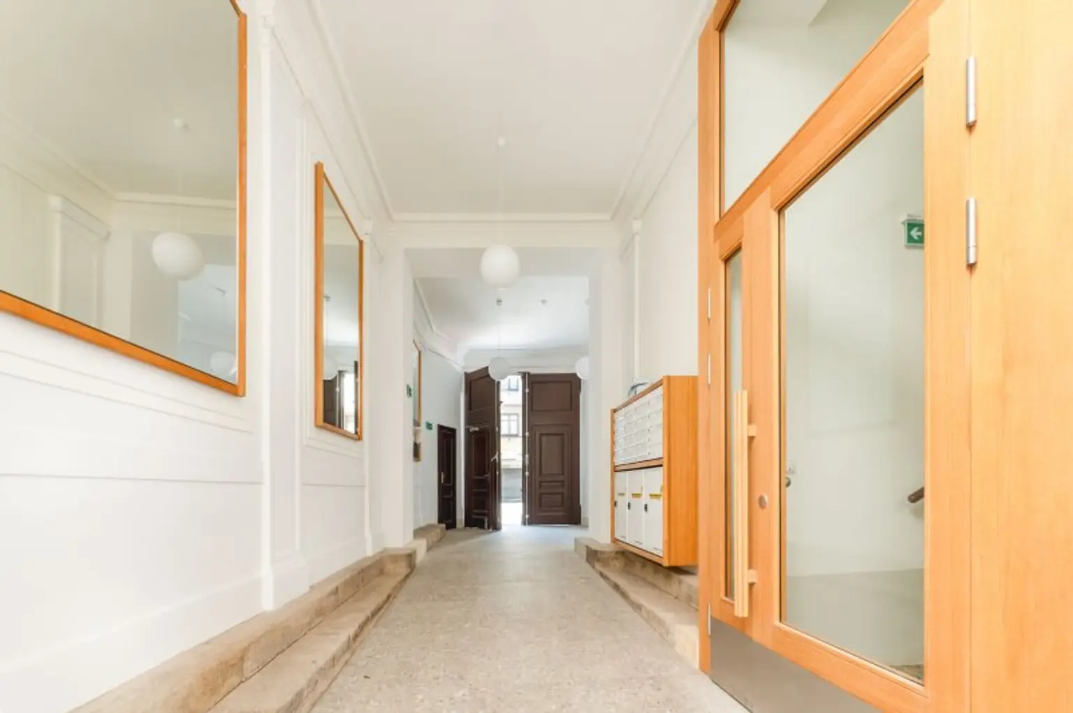 3-Zimmer-Maisonette mit Dachterrasse nahe Rochusmarkt zu vermieten!