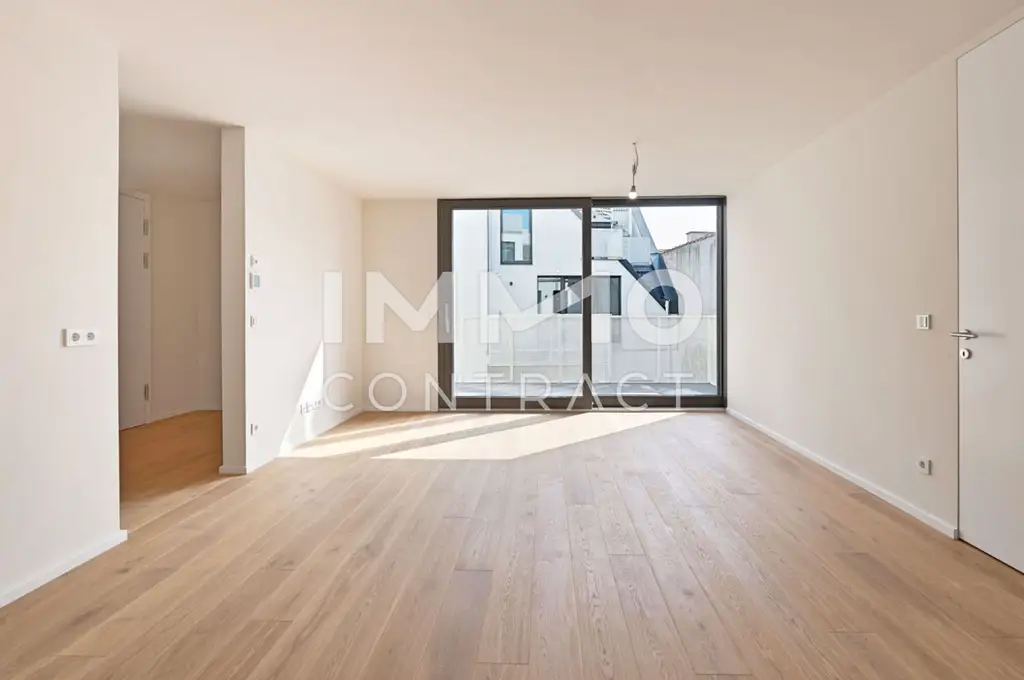 NEW! Modernes Dachgeschoss mit großer Loggia und Weitblick. ERSTBEZUG!