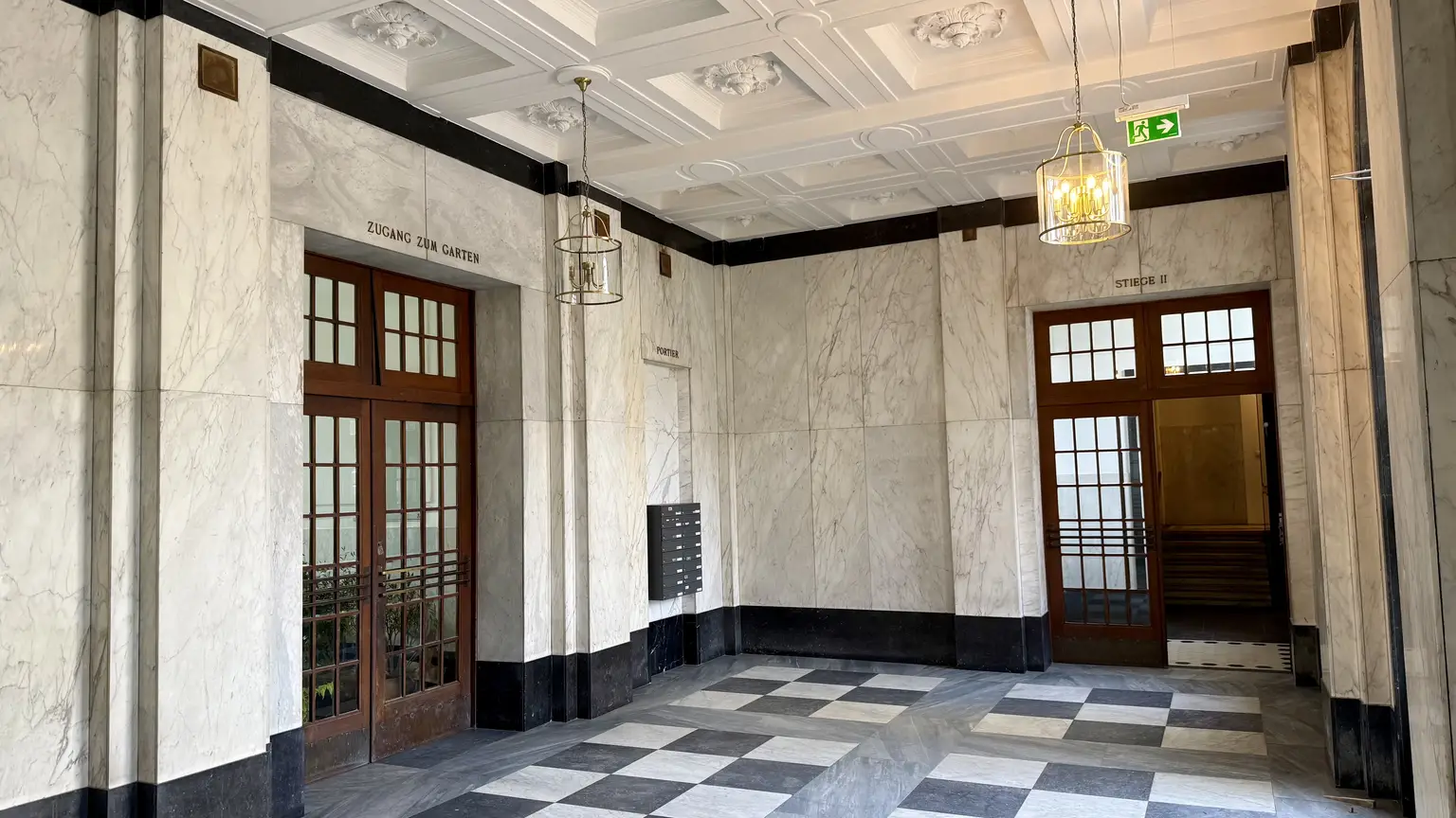 Cottageviertel I Traumhafte Dachwohnung im Jugendstil-Palais I Garagenplatz