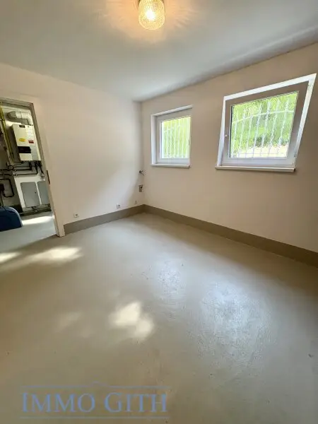 GROSSZÜGIGE DOPPELHAUSHÄLFTE IN GRÜNRUHELAGE MIT WIENBLICK IN MARIA ENZERSDORF ZU MIETEN!