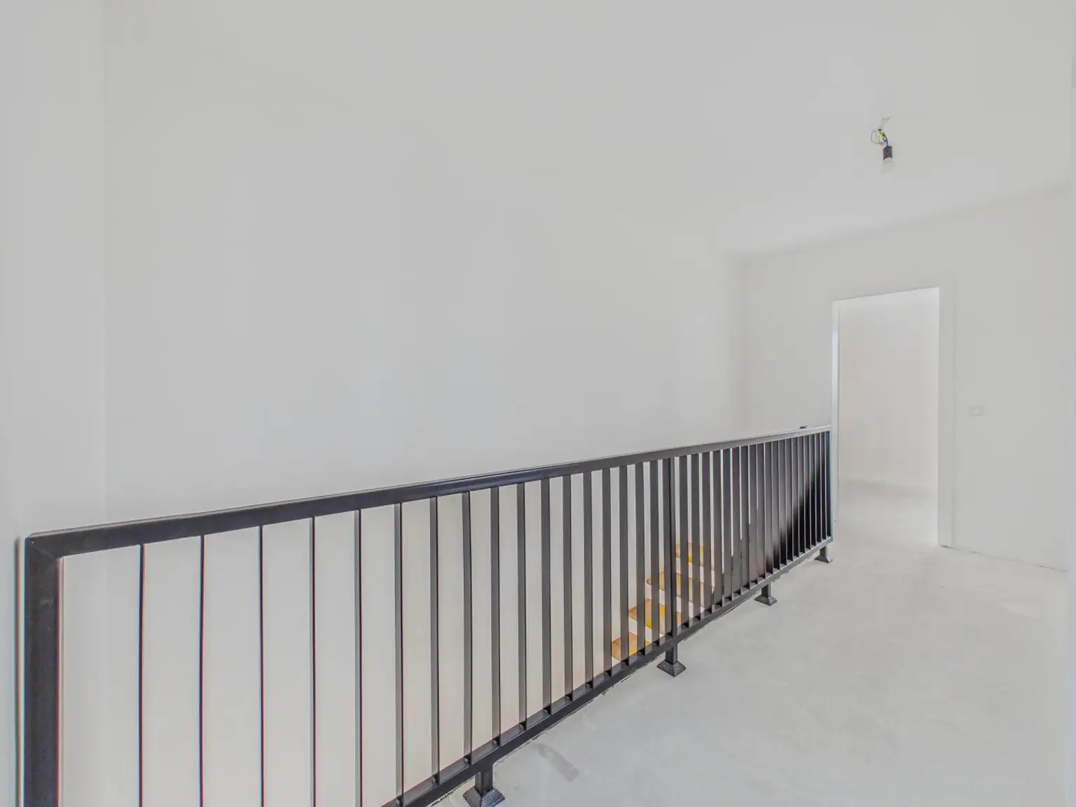 Haus B Flur 1