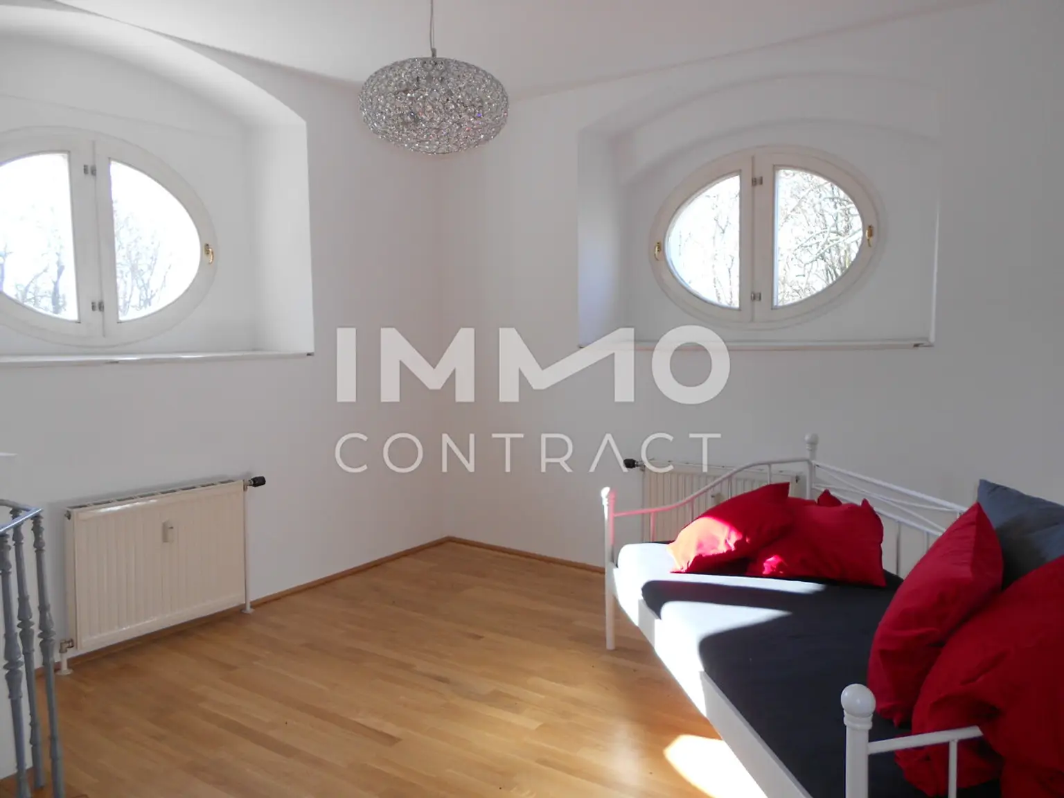 Schlossherr:in gesucht - elegante Schlosswohnung mit Turmzimmer zu verkaufen!