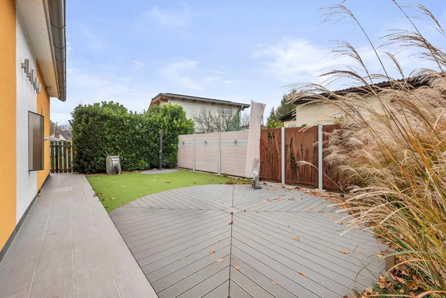 Terrasse zum Entspannen und Grillen