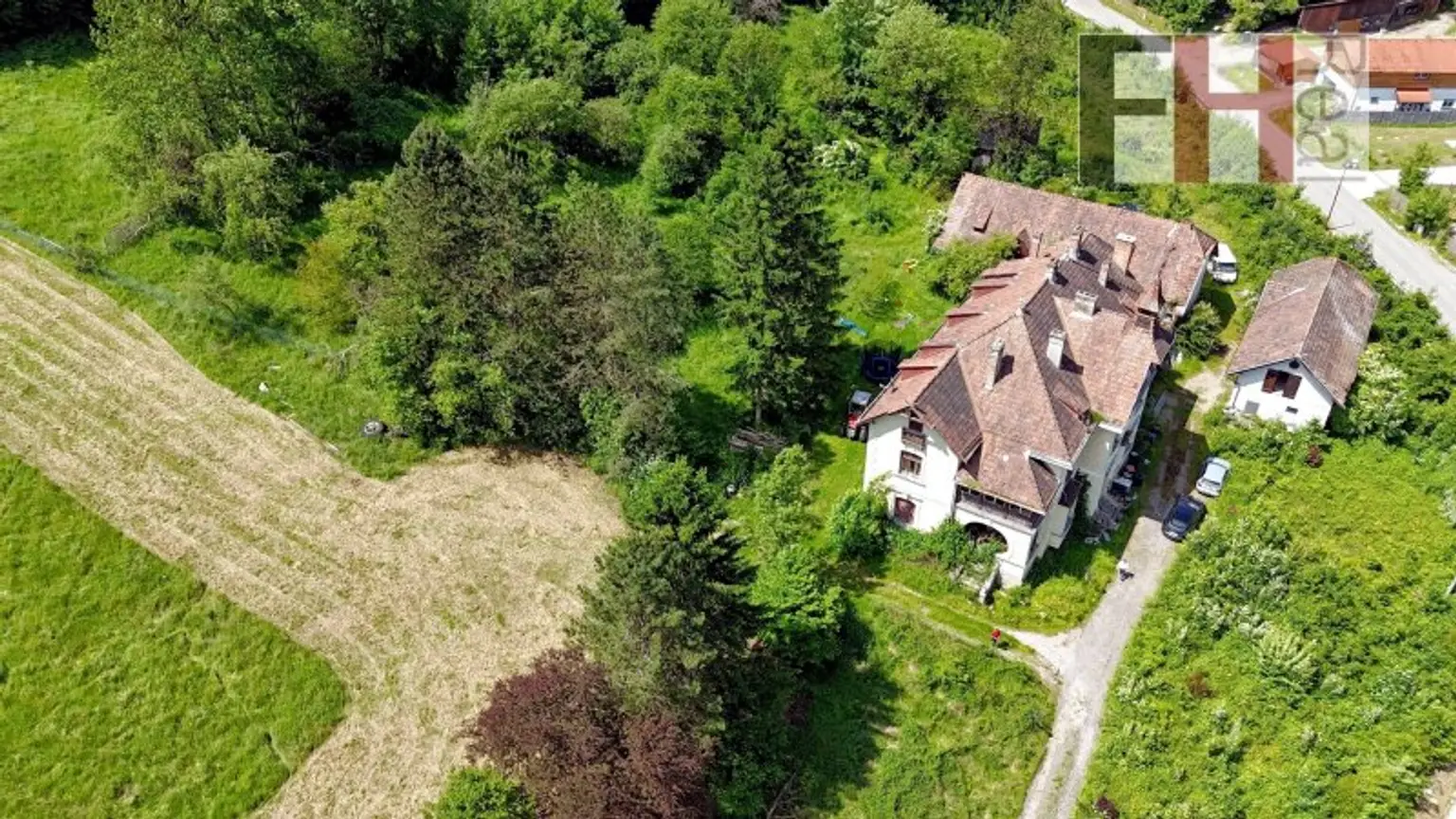 Herrschaftliches, historisches Anwesen, 94.000m² Grund, WNFL 720m², absolute Ruhelage in Pressbaum!