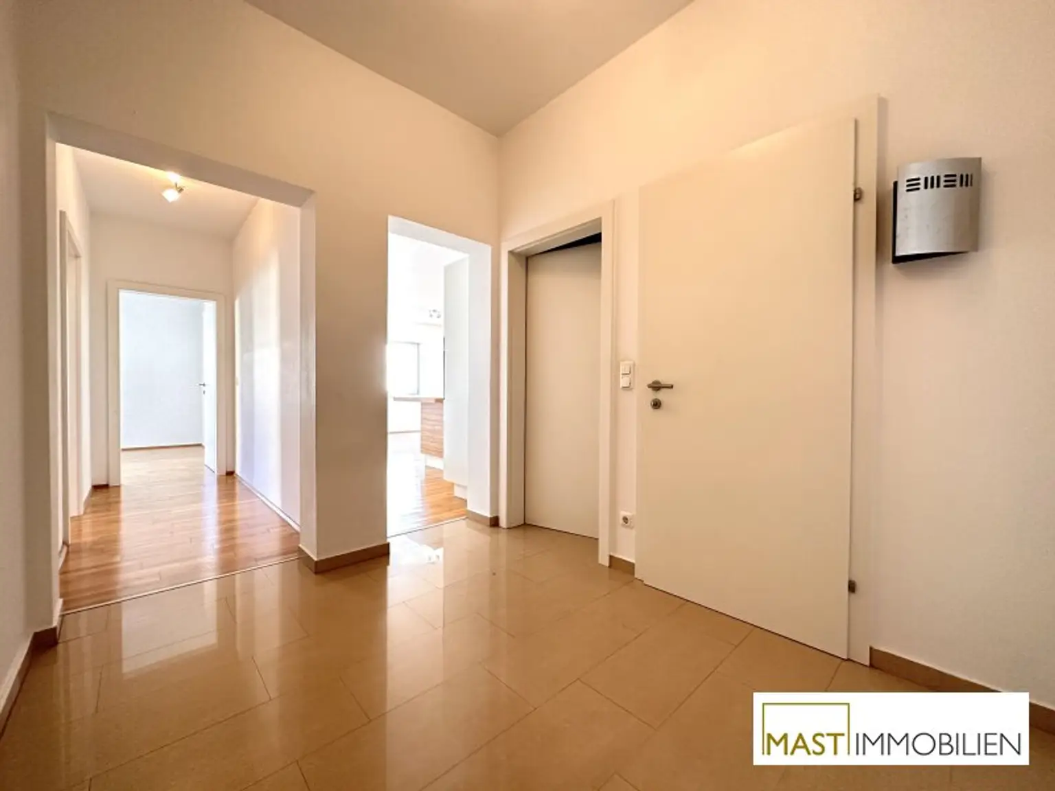 Optimal aufgeteilte 4 - Zimmer Wohnung inkl. Einbauküche & Balkon in Guntramsdorf