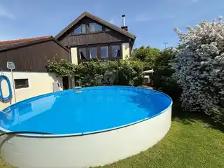 Garten mit Pool