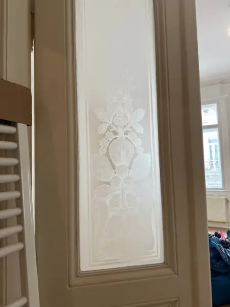 Traumhafte 4-Zimmer-Wohnung mit Blick in die Mondscheingasse. Kl. Balkon !