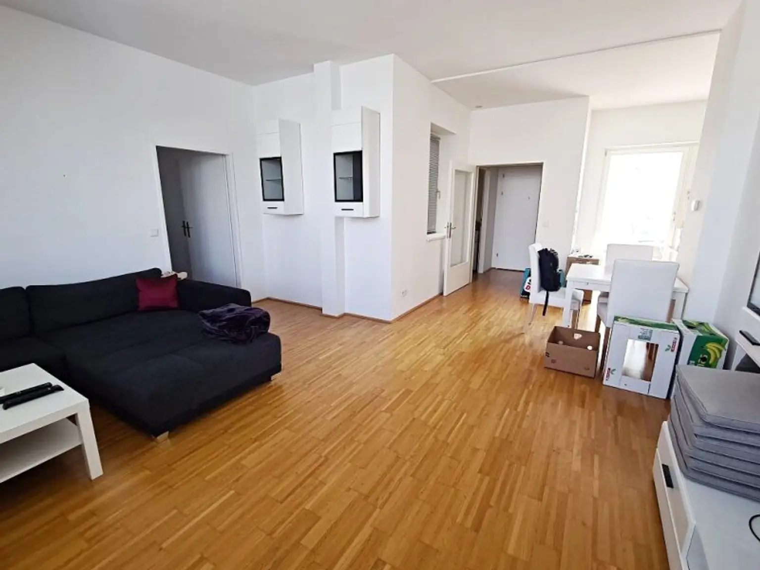 TERRASSENHIT, U1-NÄHE, 84 m2 Dachgeschoß mit 30 m2 Terrasse, 2 Zimmer, Wohnküche, 2 Bäder, Parketten, Viktorgasse