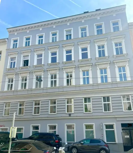 Sonnige 3,5-Zimmer Dachgeschoßwohnung mit Terrasse zu kaufen