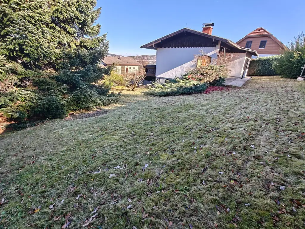 ca. 160m² NFL | Einfamilienhaus im Grünen | große Garage & Keller | Renovierungsbedarf