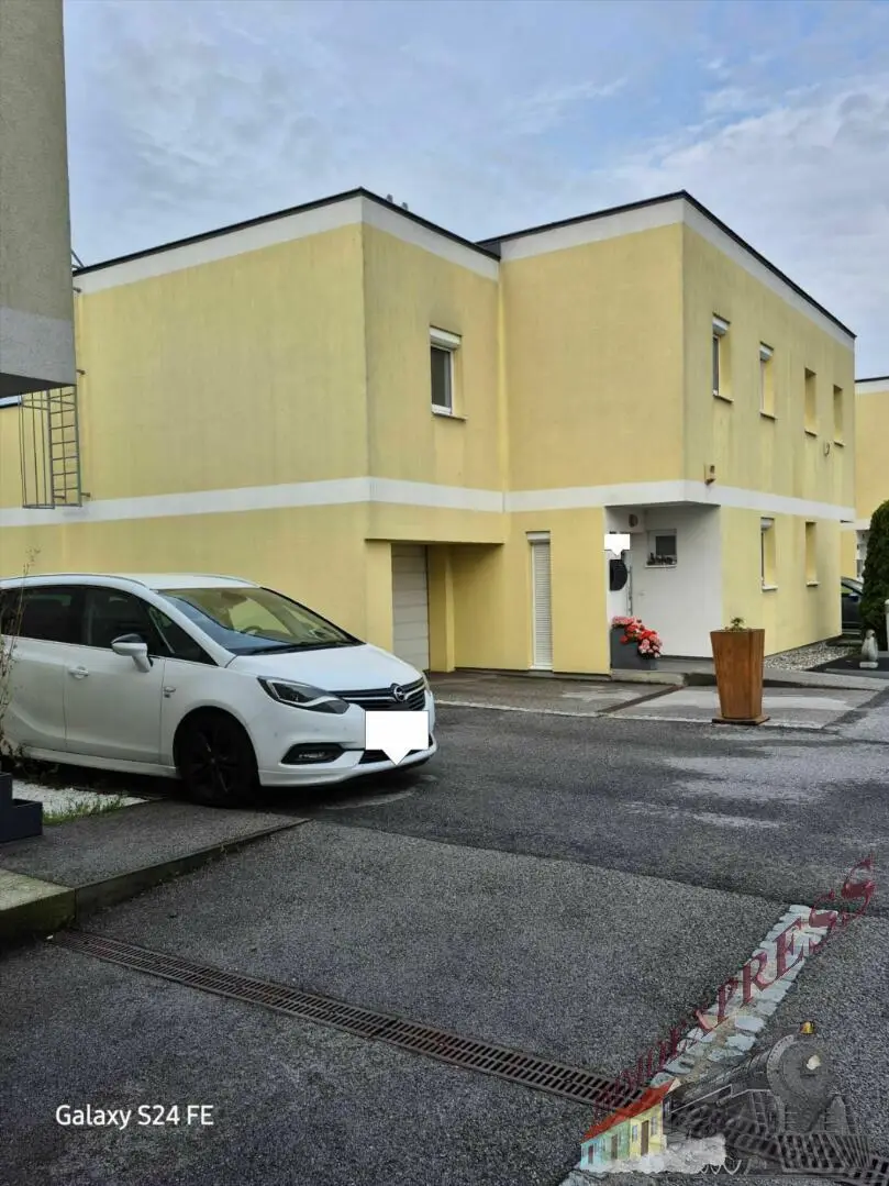 Eckreihenhaus in Top Lage! mit Garage, Garten & Pool sowie Infrarotkabine im Keller