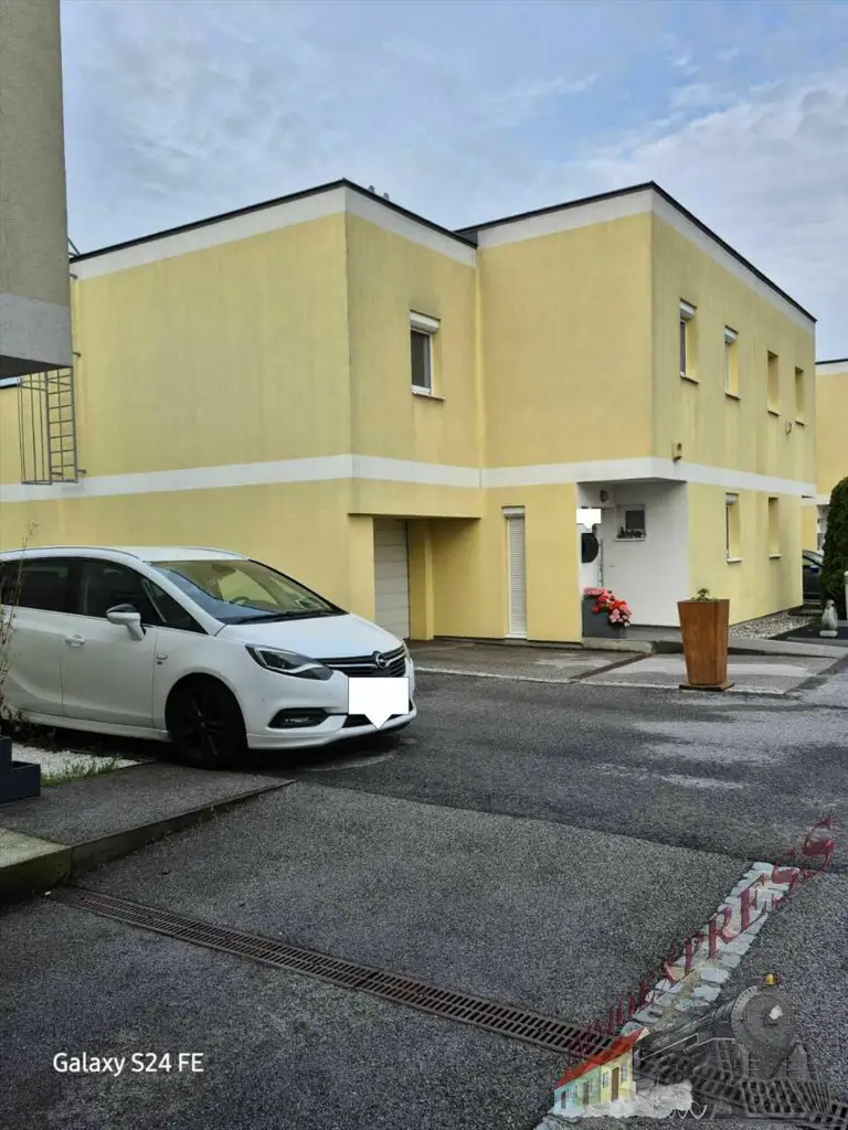 Eckreihenhaus in Top Lage! mit Garage, Garten & Pool sowie Infrarotkabine im Keller
