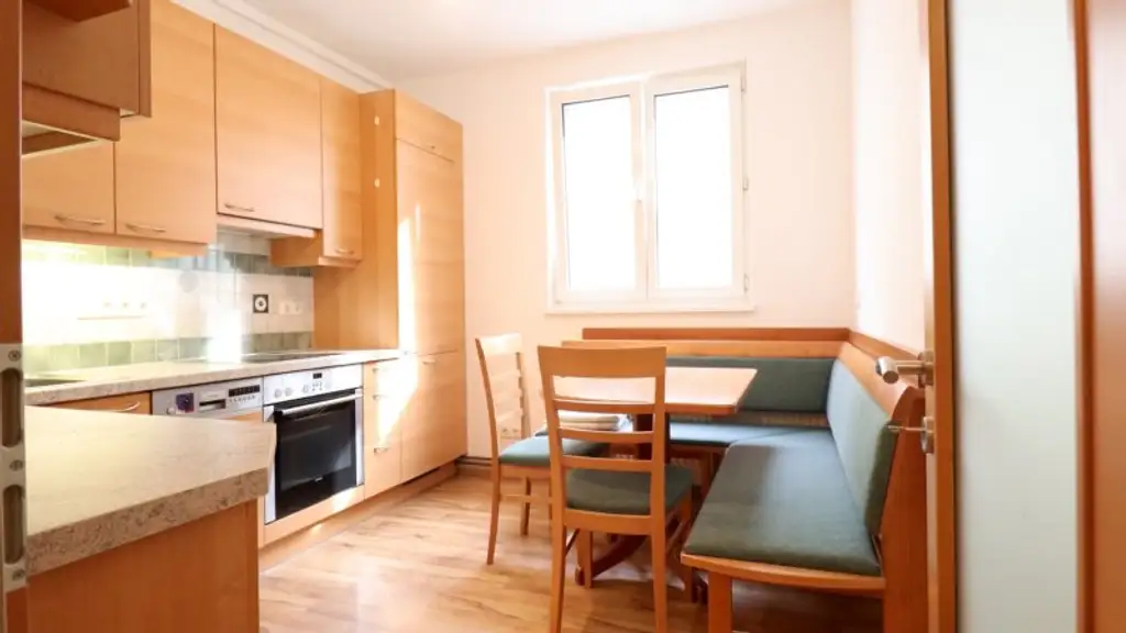 Sonnige 3-Zimmer-Wohnung mit Süd-Balkon im Nibelungenviertel