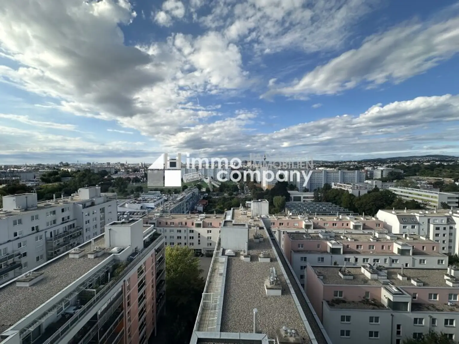 Skyline-Living im 20. Bezirk – 13. Stock, Panoramablick & Garage“