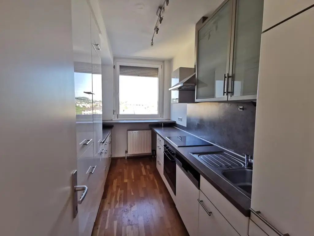 Helle 3-Zimmer-Wohnung mit Loggia - WG geeignet!