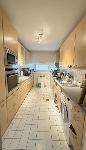 Tokiostraße: 4 Zimmer-Maisonetten-Wohnung mit einer Loggia und Terrasse + optionaler Garagenstellplatz!