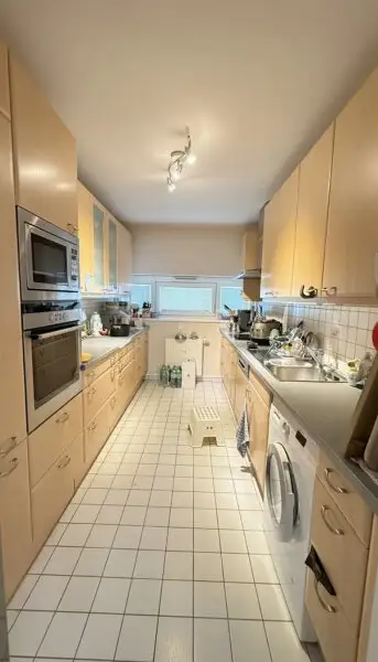 Tokiostraße: 4 Zimmer-Maisonetten-Wohnung mit einer Loggia und Terrasse + optionaler Garagenstellplatz!