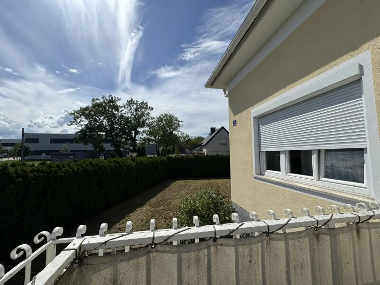 Kleines Einfamilienhaus mit Südterrasse und Garage