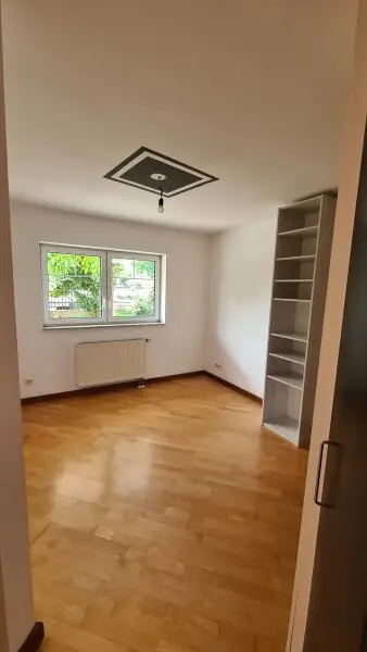 Sehr ruhige Siedlungslage - Gartenwohnung mit Garage in sehr gepflegten Haus