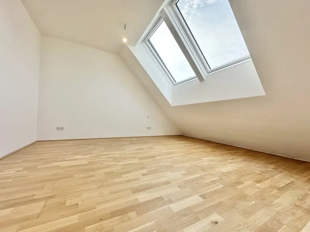 AB SOFORT BEZIEHBAR!! Traumhafte Dachgeschosswohnung inkl. sehr großer Terrasse! Tolle Anbindung - U1 Kagranerplatz!!
