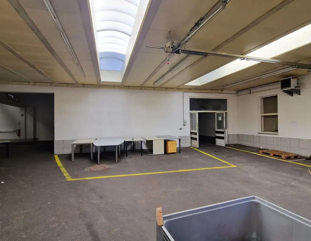 PROVISIONSFREI Große Lager- und Bürofläche im Zentrum von Linz nähe Hauptbahnhof