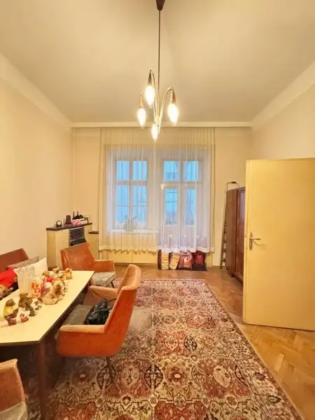 ++NEU++ Wohnungspaket! Seltene Gelegenheit: ZWEI nebeneinanderliegende Stilaltbauwohnungen nahe Park – unbefristet vermietet!  Prächtige Liegenschaft beim Ebner-Eschenbach-Park!