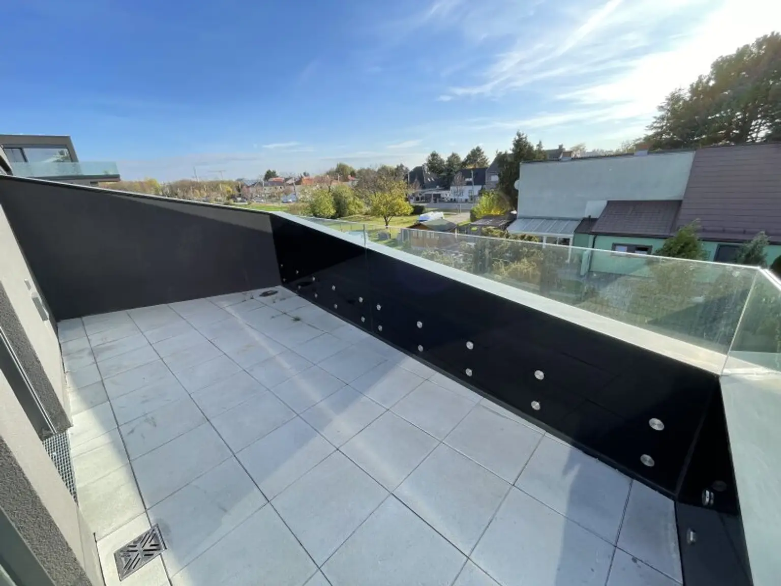 UNBEFRISTET: 2-Zimmer-DG inkl. großer Terrasse ab NOVEMBER!