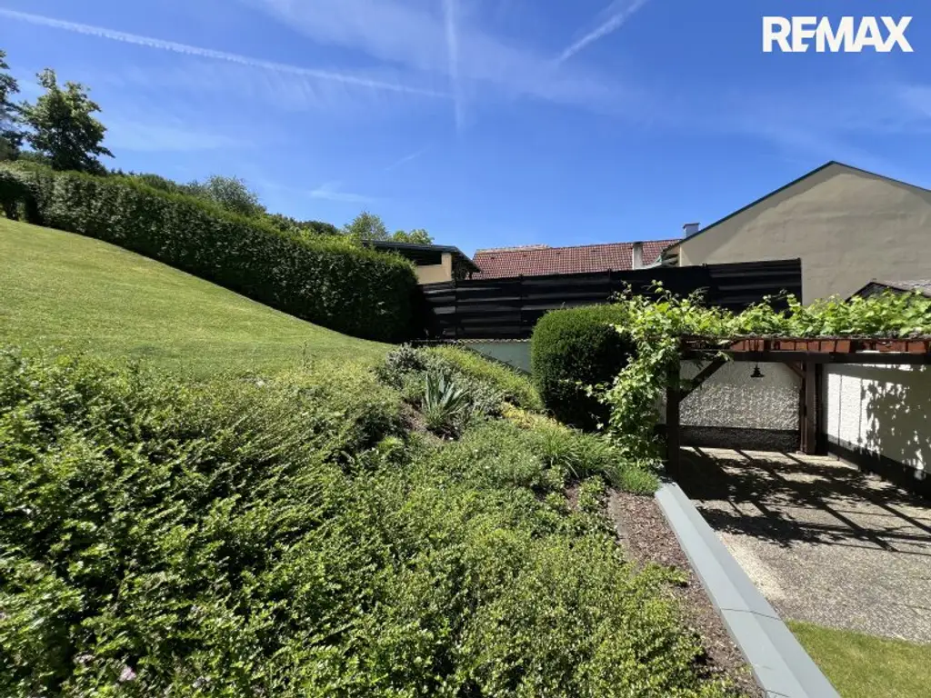 Burgblick! Charmantes Einfamilienhaus mit Garten, Terrasse und Wellnessbereich in Forchtenstein!