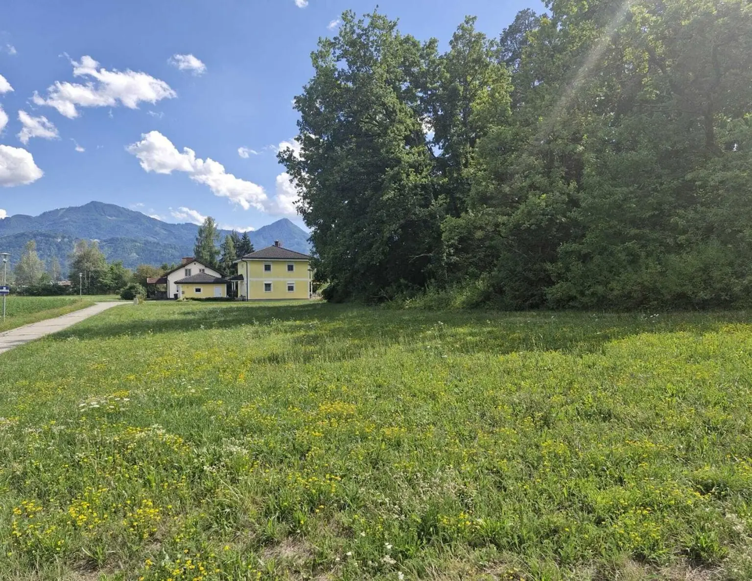 Traumhaftes Baugrundstück mit 3150 m² im Unterkärntner Seengebiet, Bergblick!