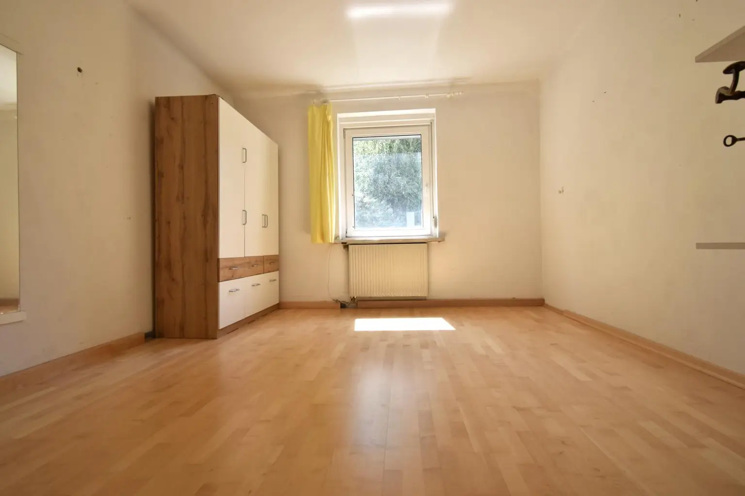 Schlafzimmer 1