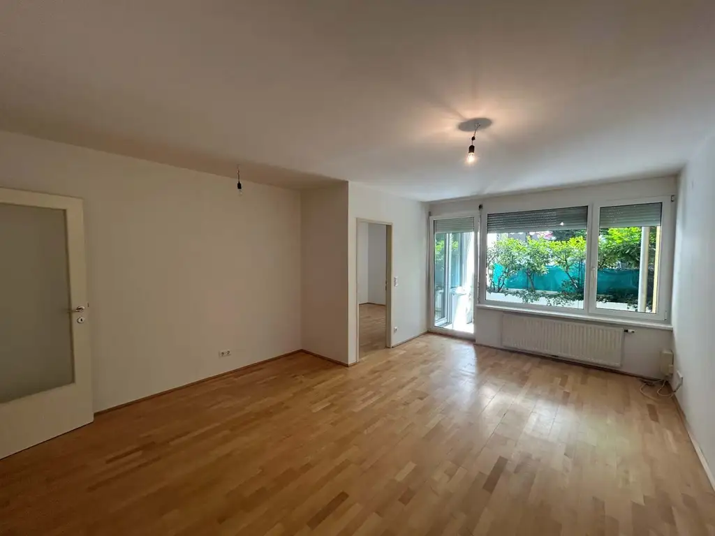 Terrassenwohnung mit 2 Zimmern in toller Lage!