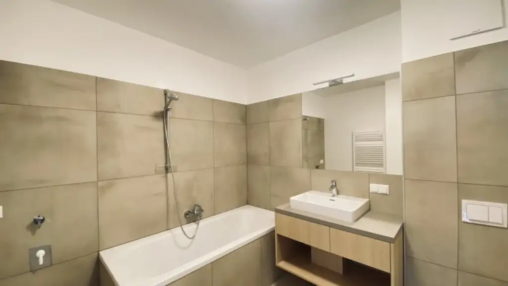 Neubau Erstbezug Drei Zimmer Terrassenwohnung mit Fernblick