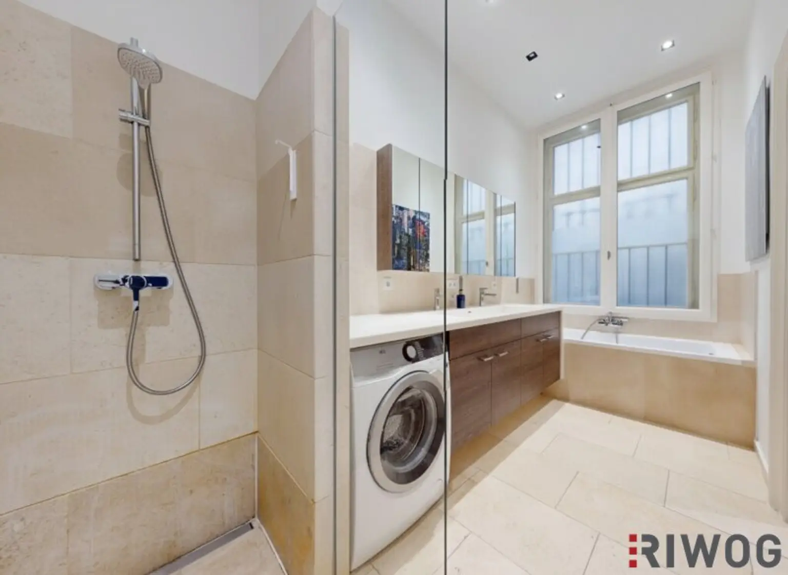 Wohnung mit touristischer Widmung nahe Schloss Schönbrunn | Prunkvolles 4-Zimmer Altbauapartment mit Loggia I 360° Rundgang