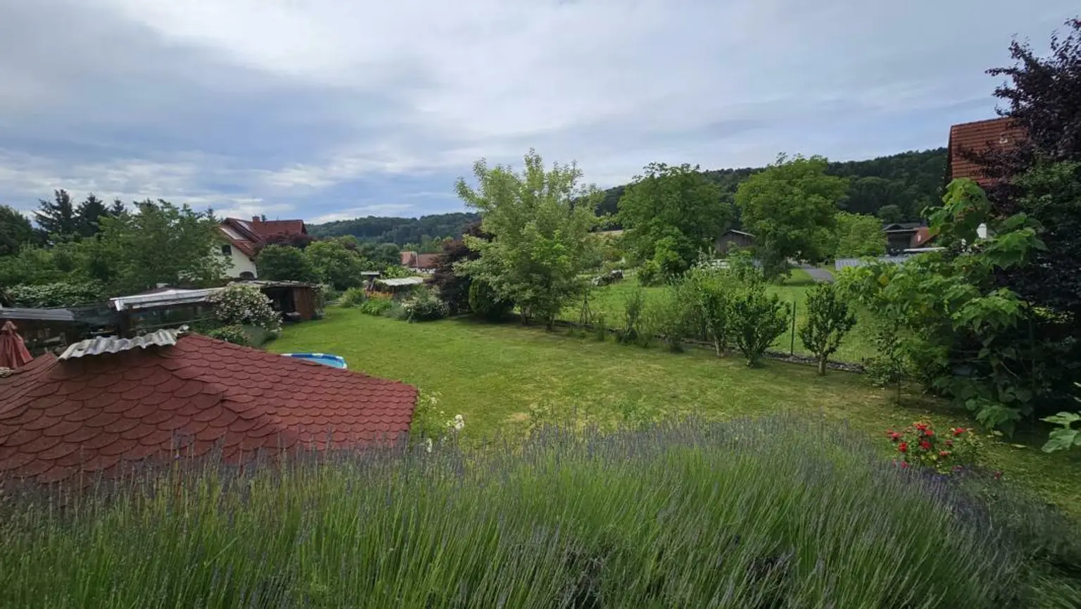 ** Traumhaftes Wohlfühlhaus in ländlicher Idylle trifft Stadtnähe  - nur 15km nach Graz **  Familienparadies mit erstklassiger Infrastruktur **
