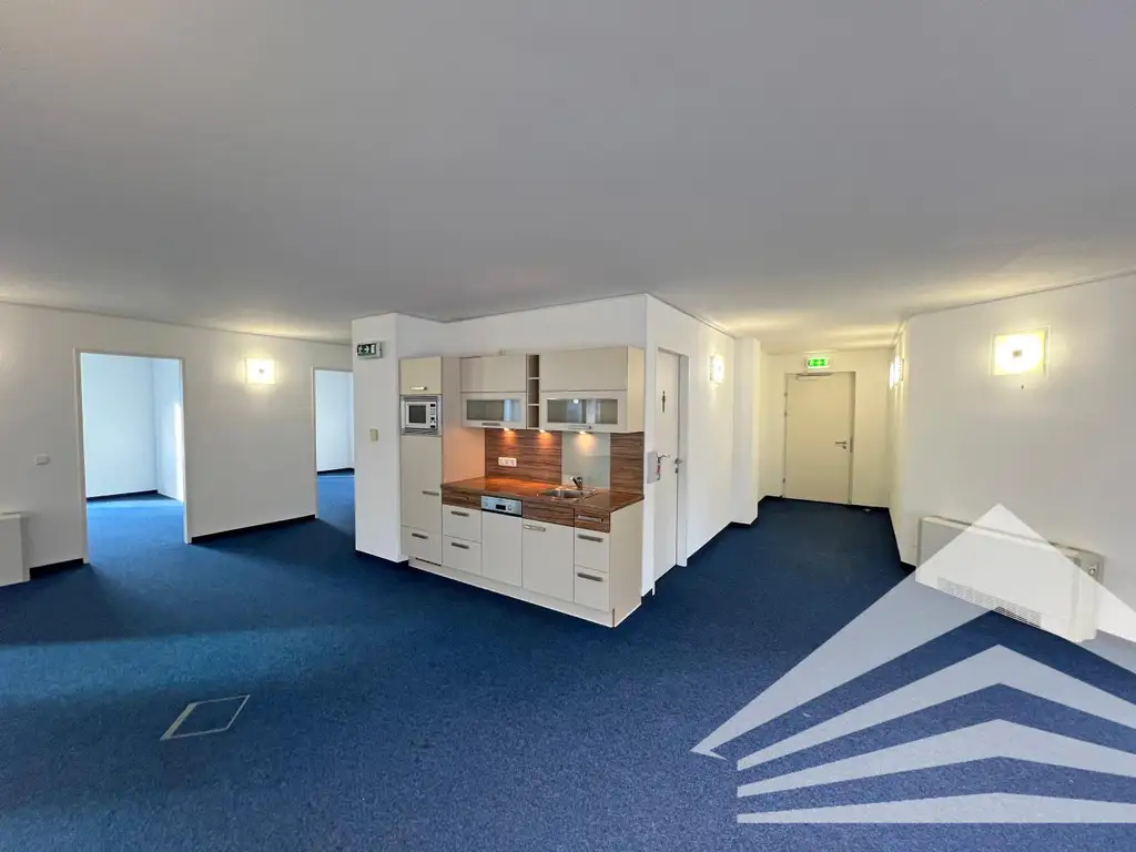 Helles Büro im Business Corner Urfahr zu vermieten!