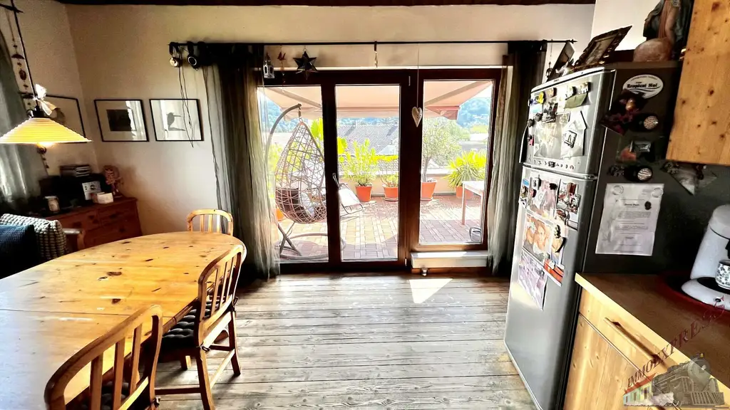 4-Zimmer-Dachgeschoß-Wohnung PLUS Garten im Naturparadies