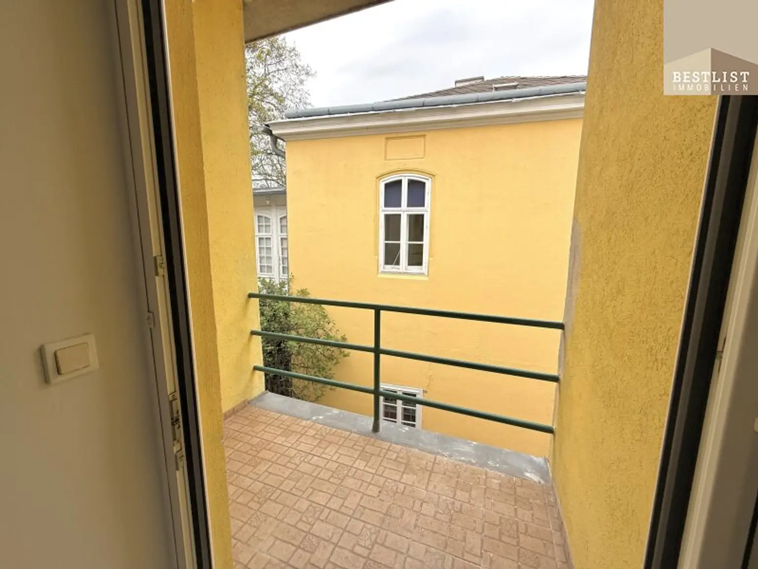 Attraktives Zinshaus mit Gewerbefläche und Wohnmöglichkeit in bester Lage!