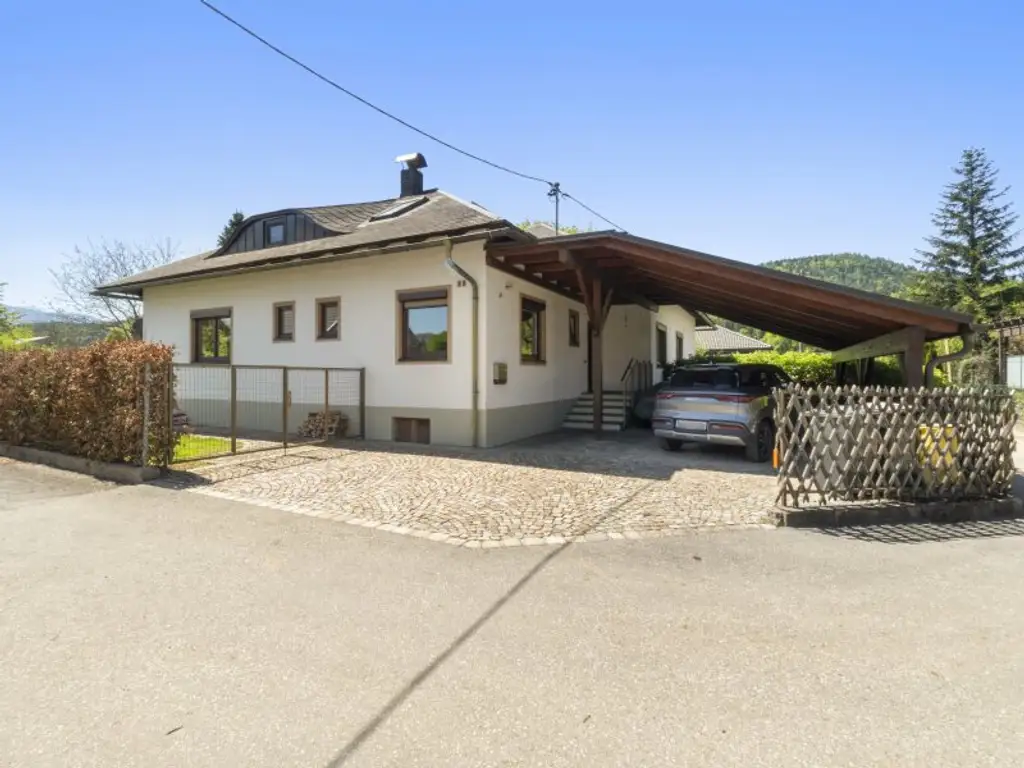 Schöner, gepflegter 270m² Bungalow mit 2 Wohnungen und 1.318m² Grund in Viktring in ruhiger sonniger Aussichtslage!