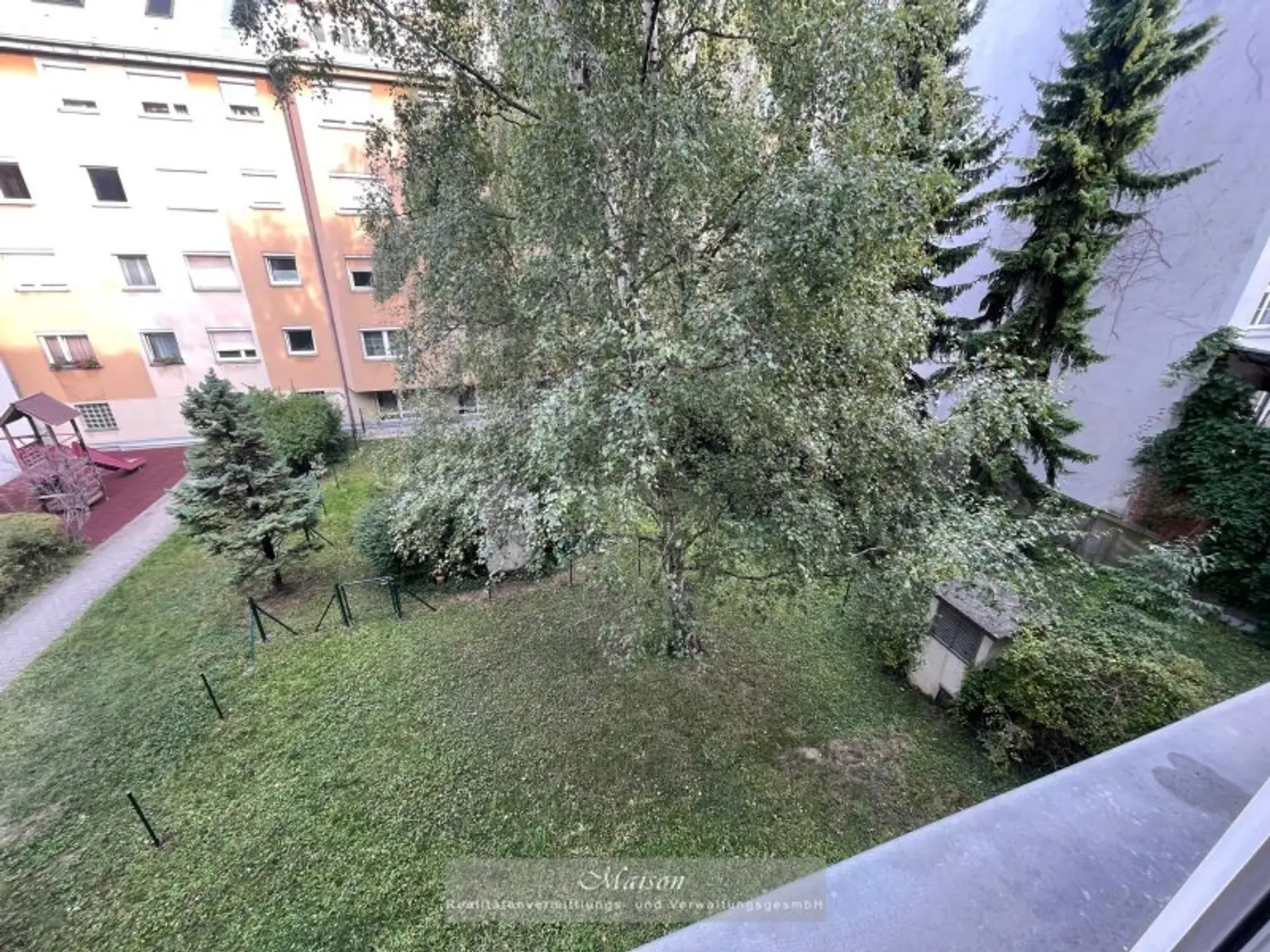 HOFGRÜNRUHELAGE - TRAUMHAFTE 2-ZIMMER-WOHNUNG IN TOPZUSTAND!