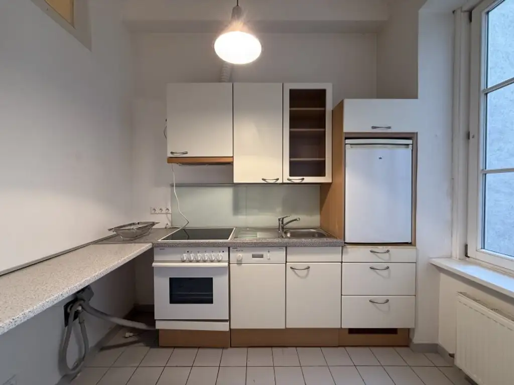 RUHE IN HISTORISCHEM AMBIENTE | ADLERHOF | 2-Zimmer-Wohnung inkl. Lift | 6 min Fußweg zur U3 VOLKSTHEATER